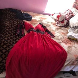 I’m selling a red Prom dress